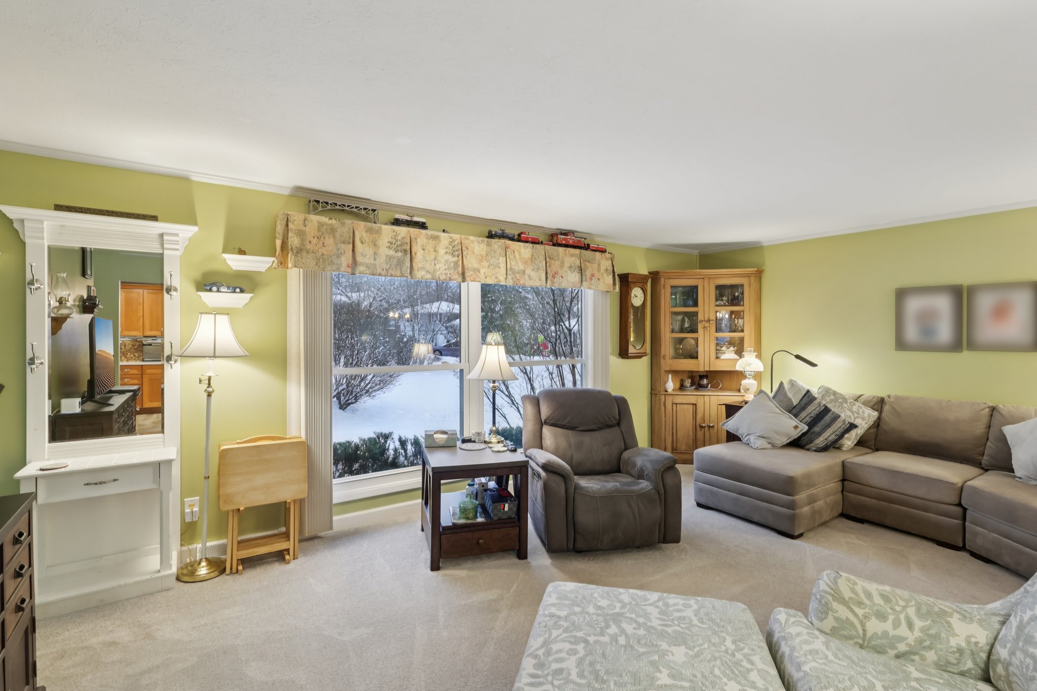 N Oval-S0312-009.jpg