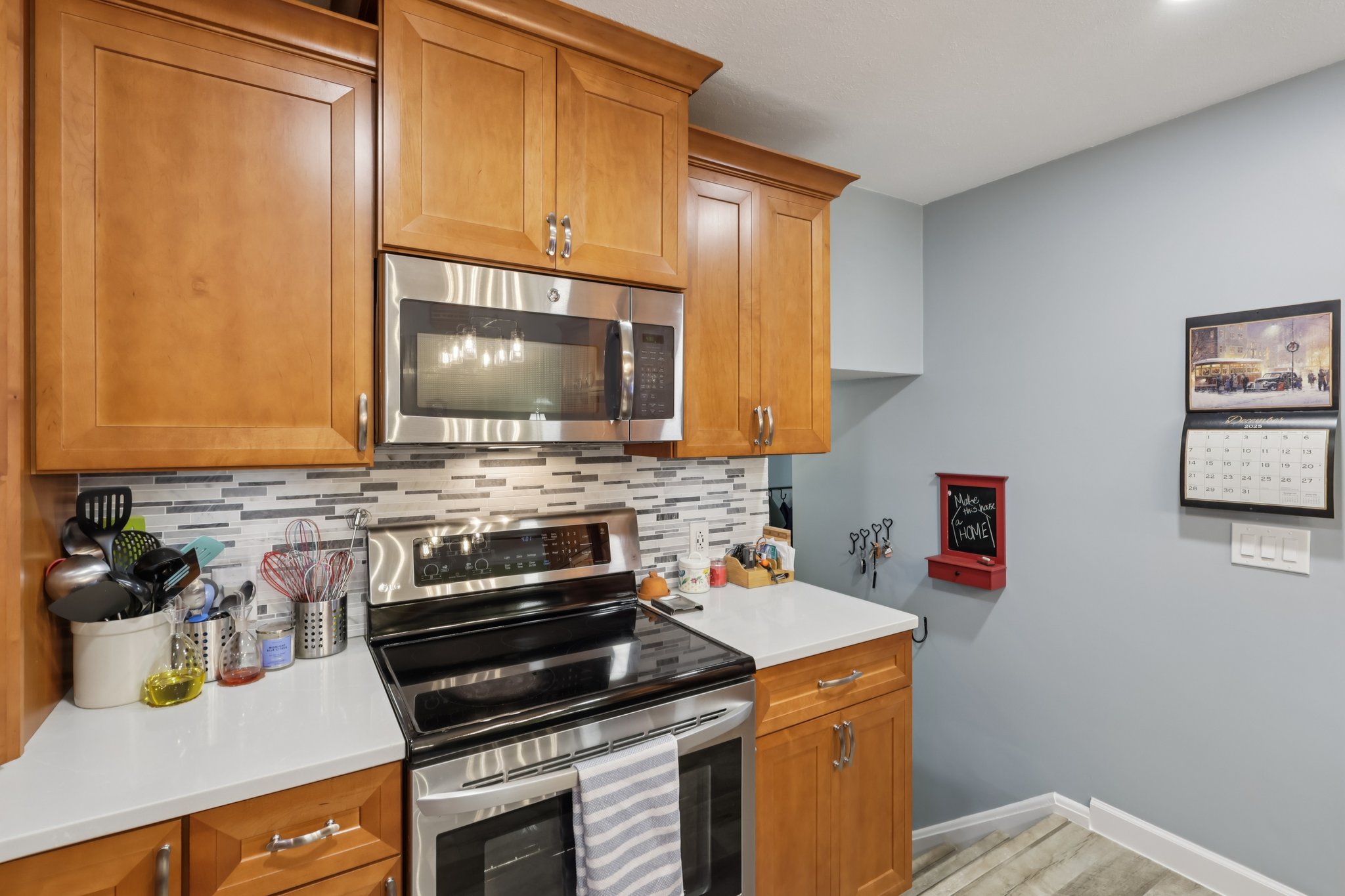 N Oval-S0312-018.jpg