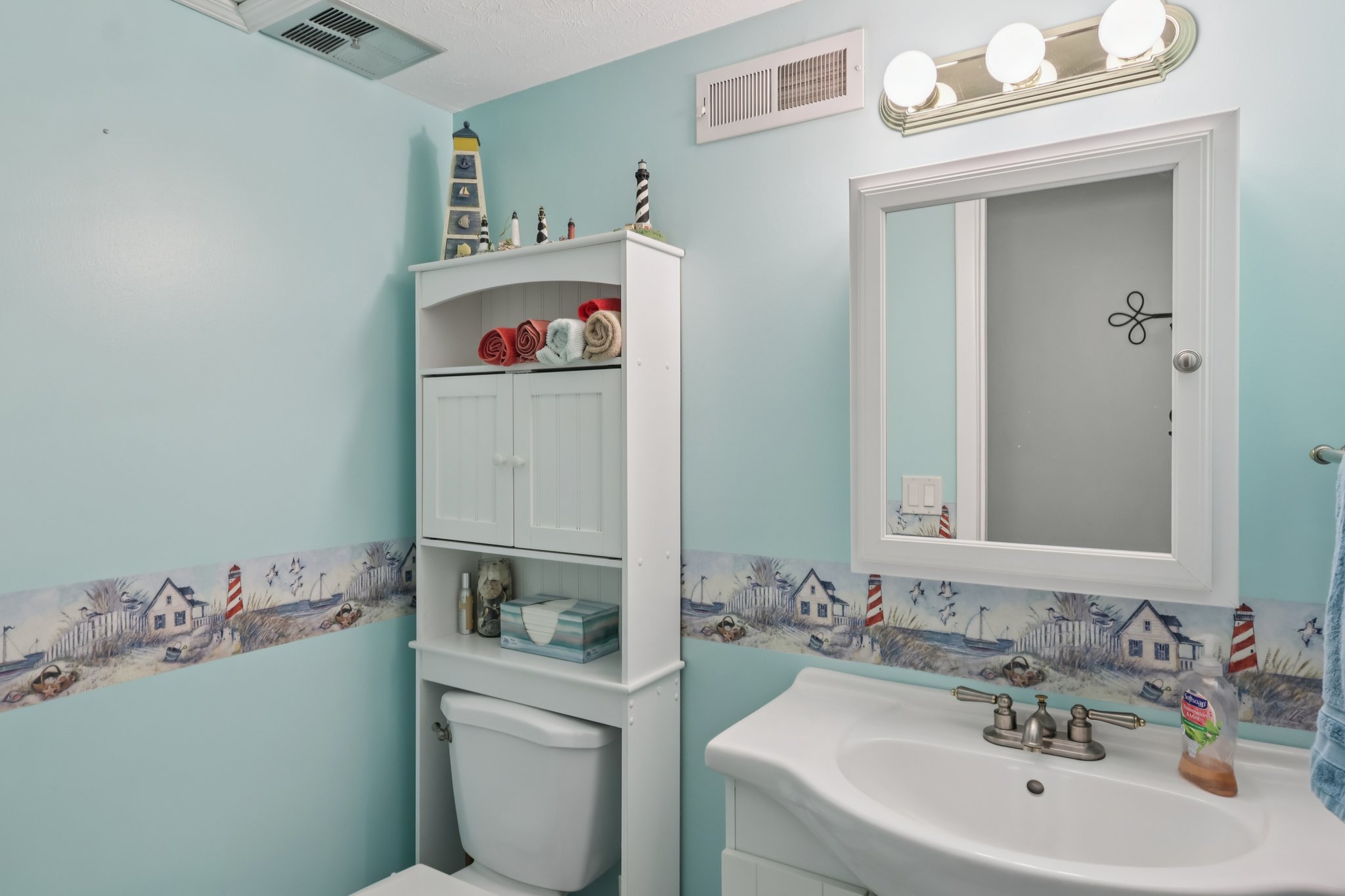 N Oval-S0312-022.jpg