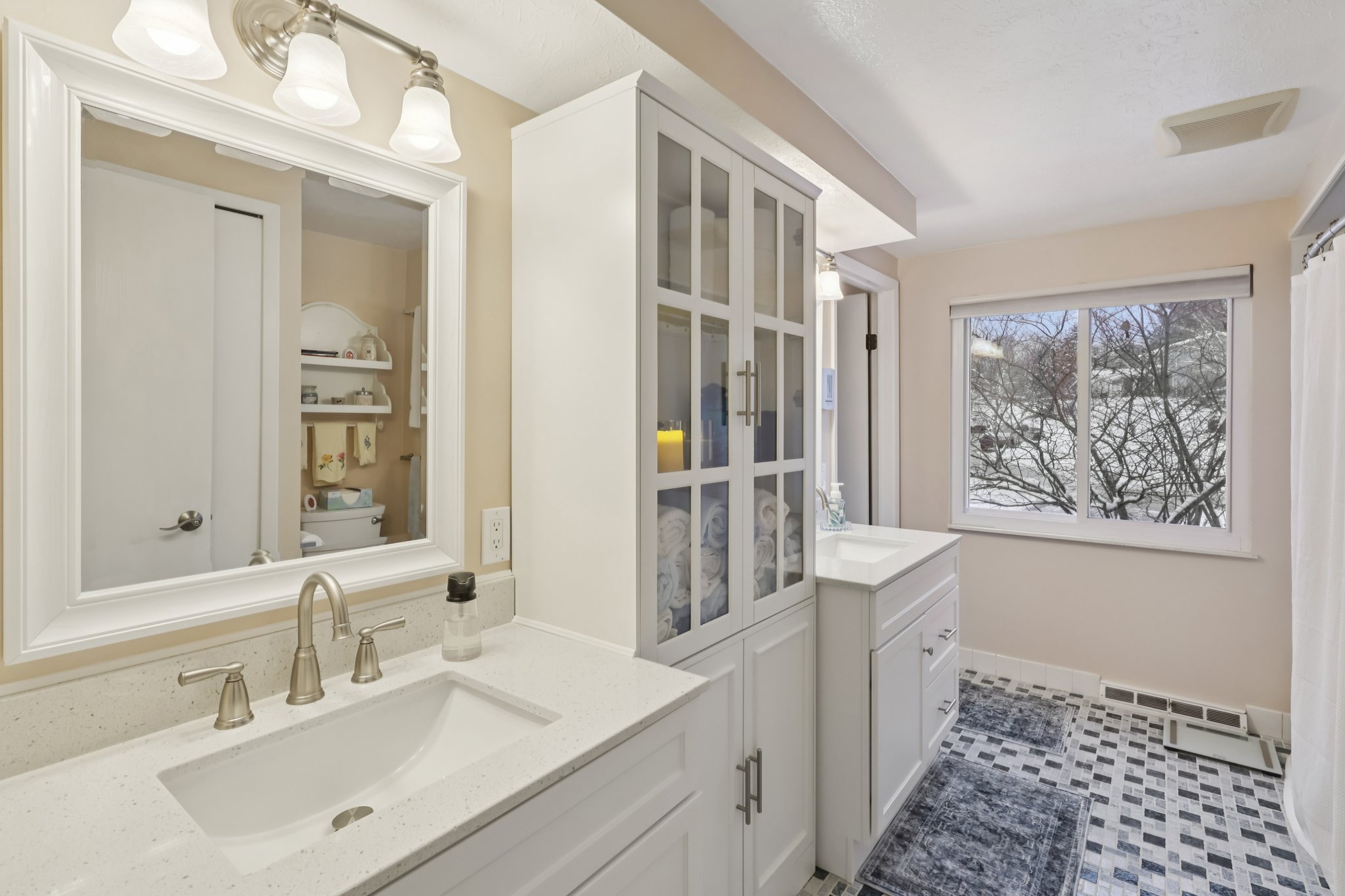 N Oval-S0312-024.jpg