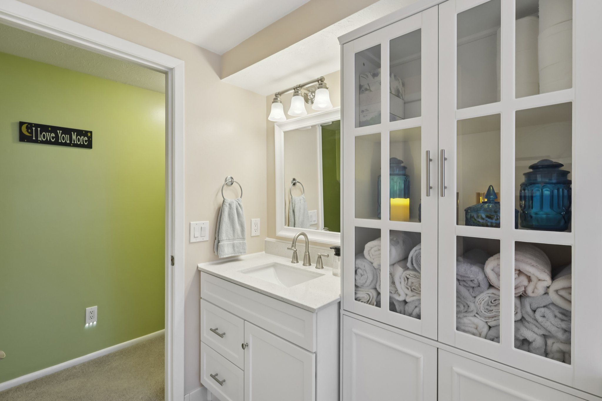 N Oval-S0312-026.jpg