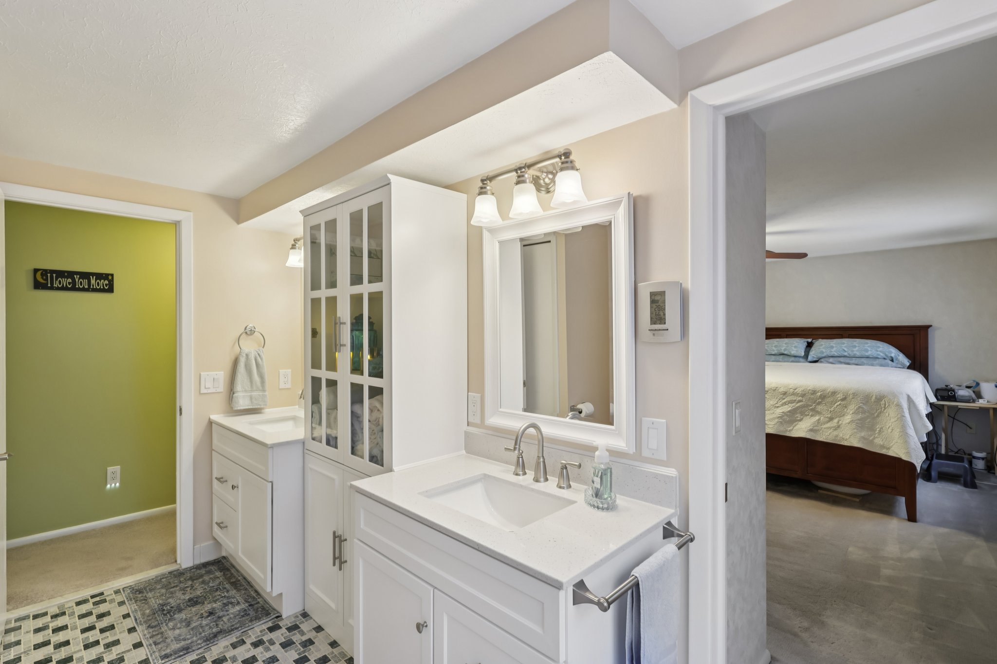 N Oval-S0312-028.jpg