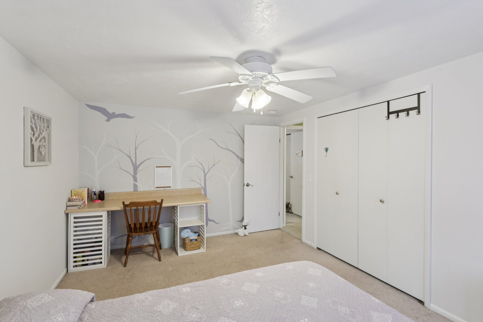 N Oval-S0312-035.jpg