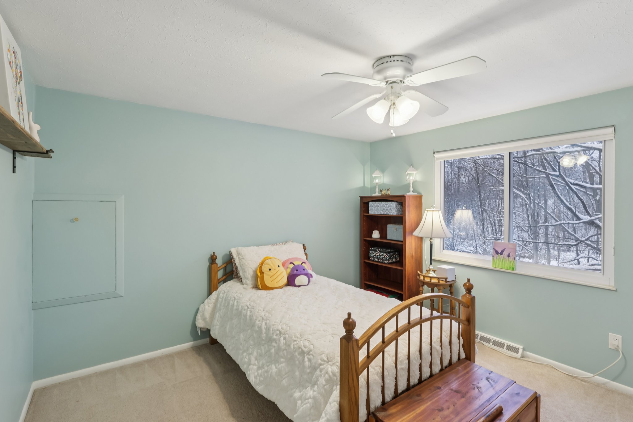 N Oval-S0312-036.jpg