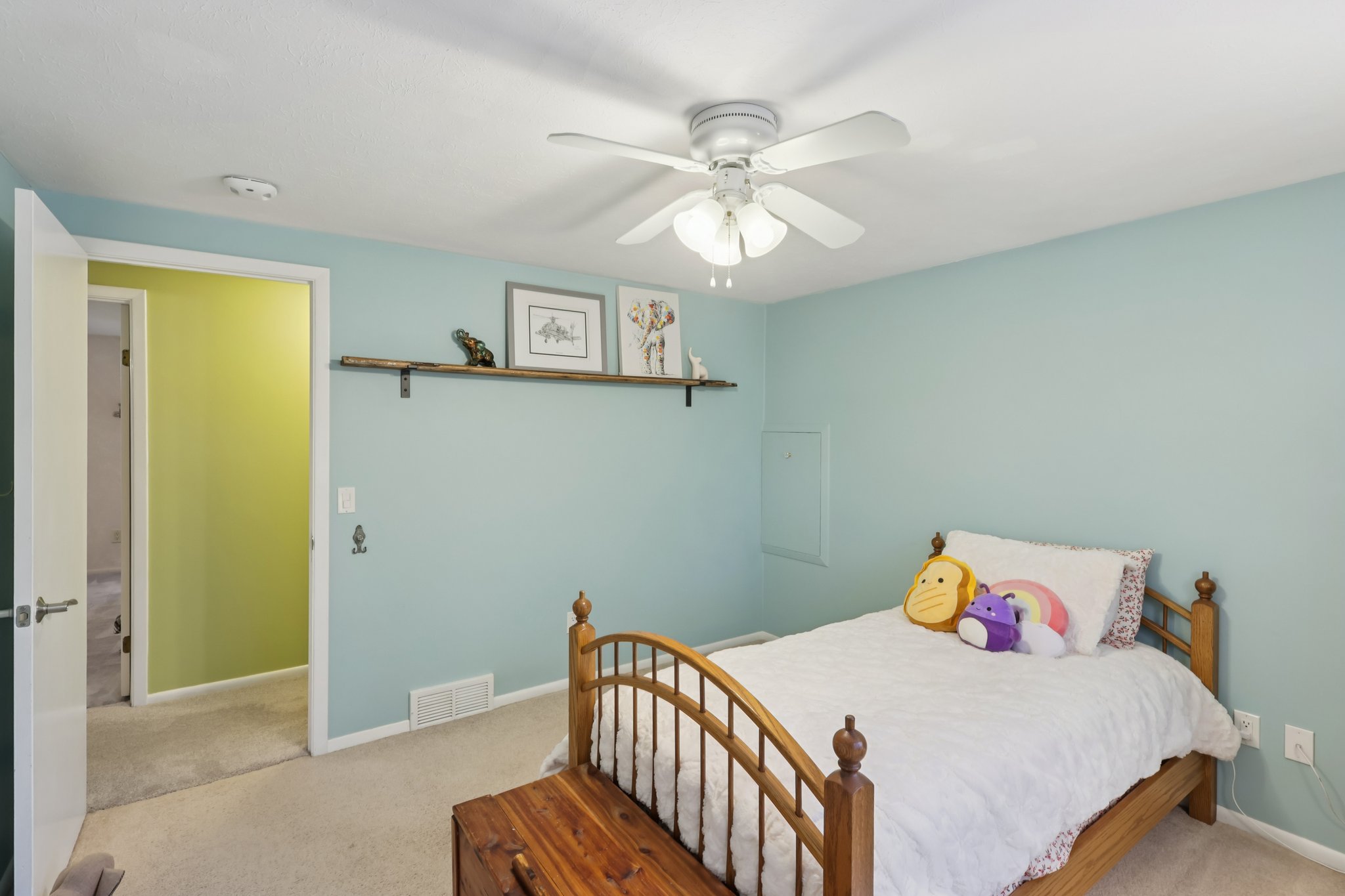 N Oval-S0312-038.jpg