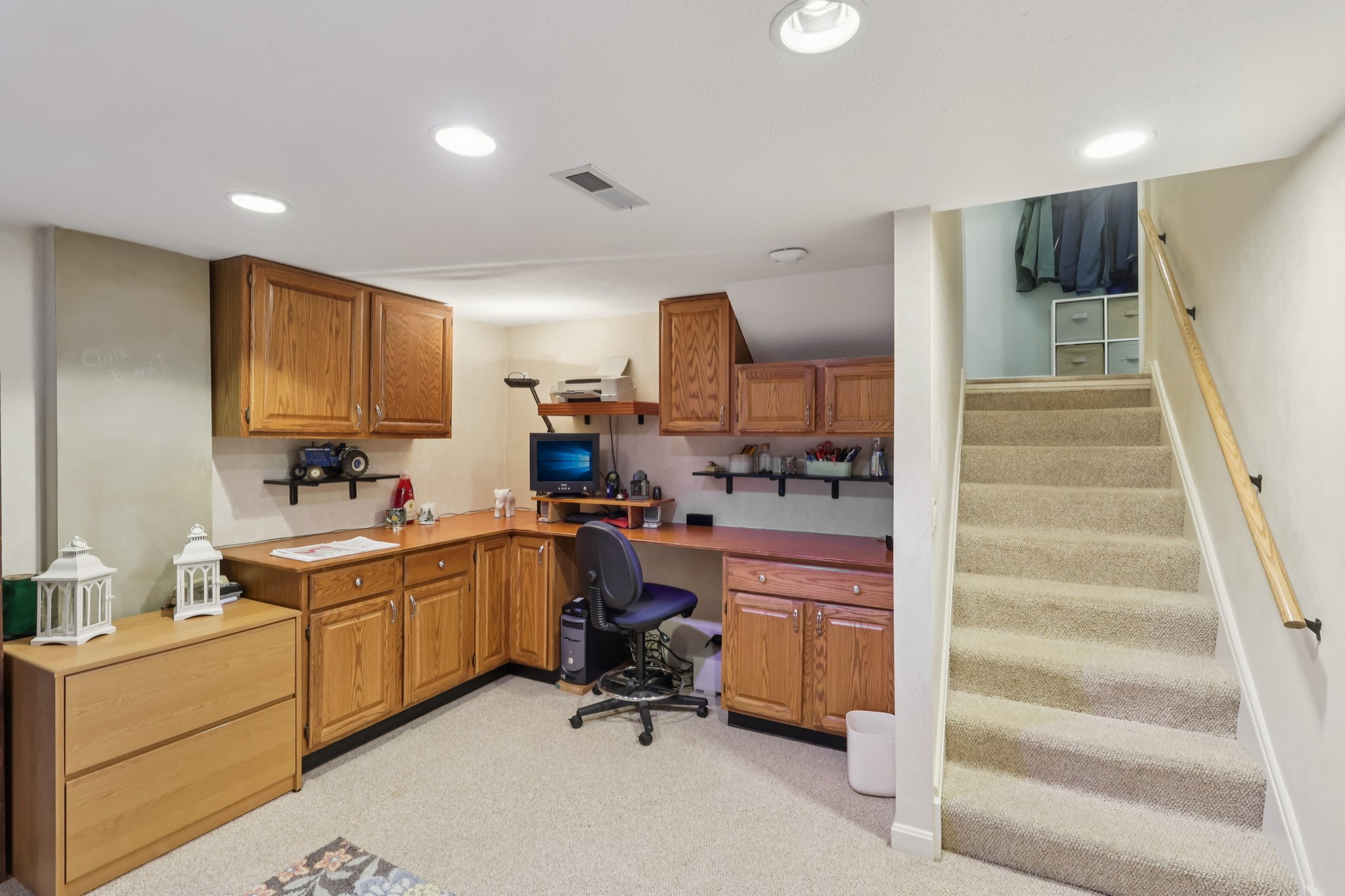 N Oval-S0312-040.jpg