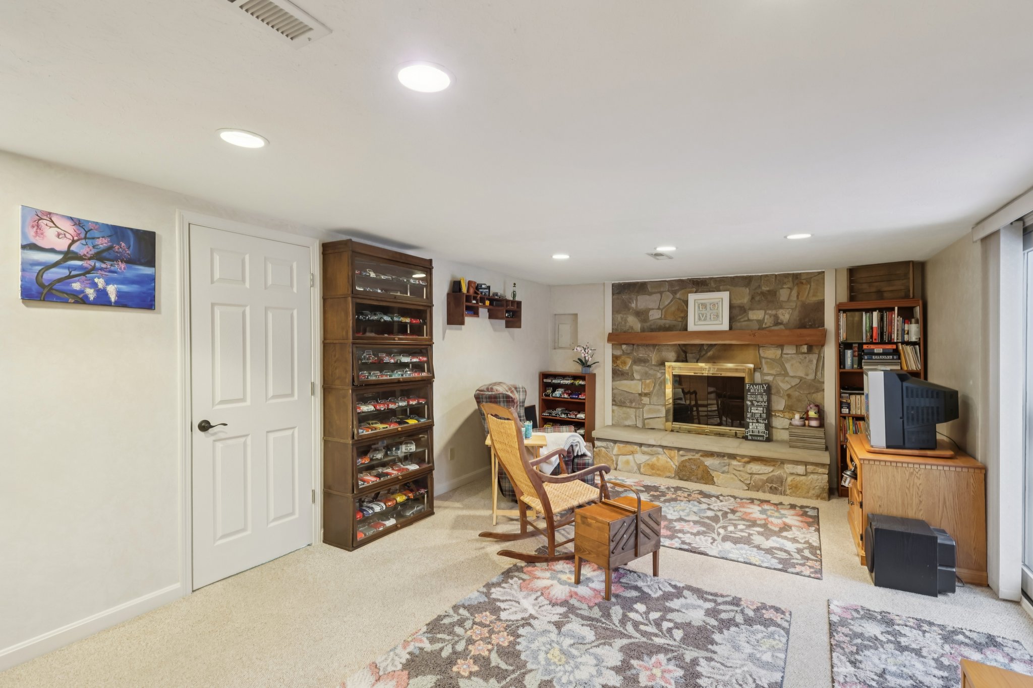 N Oval-S0312-041.jpg