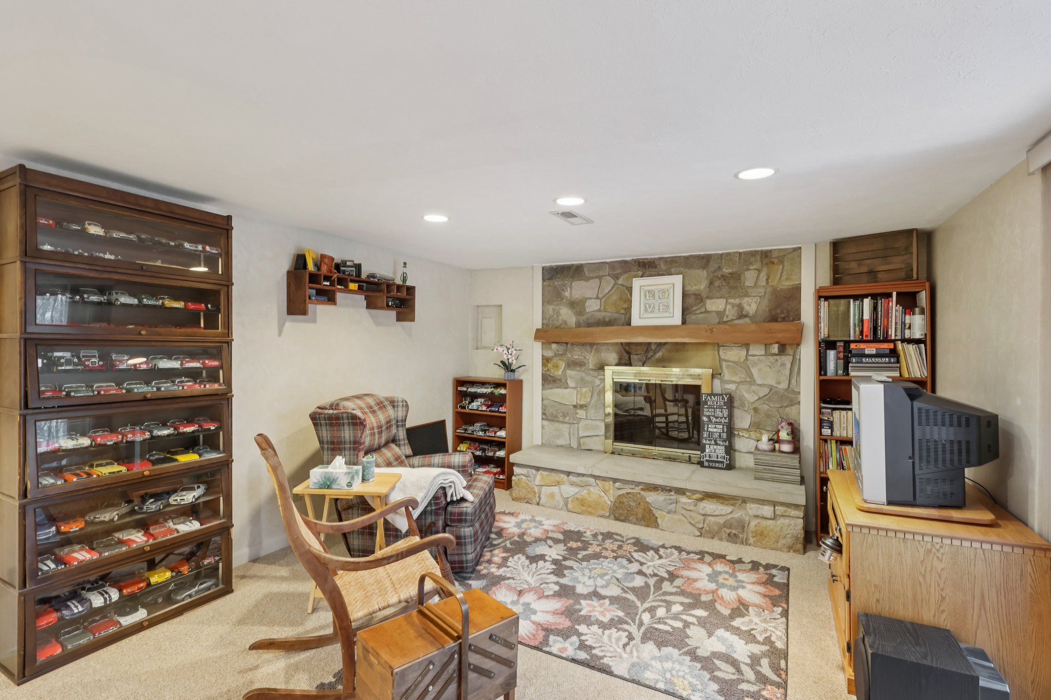 N Oval-S0312-042.jpg