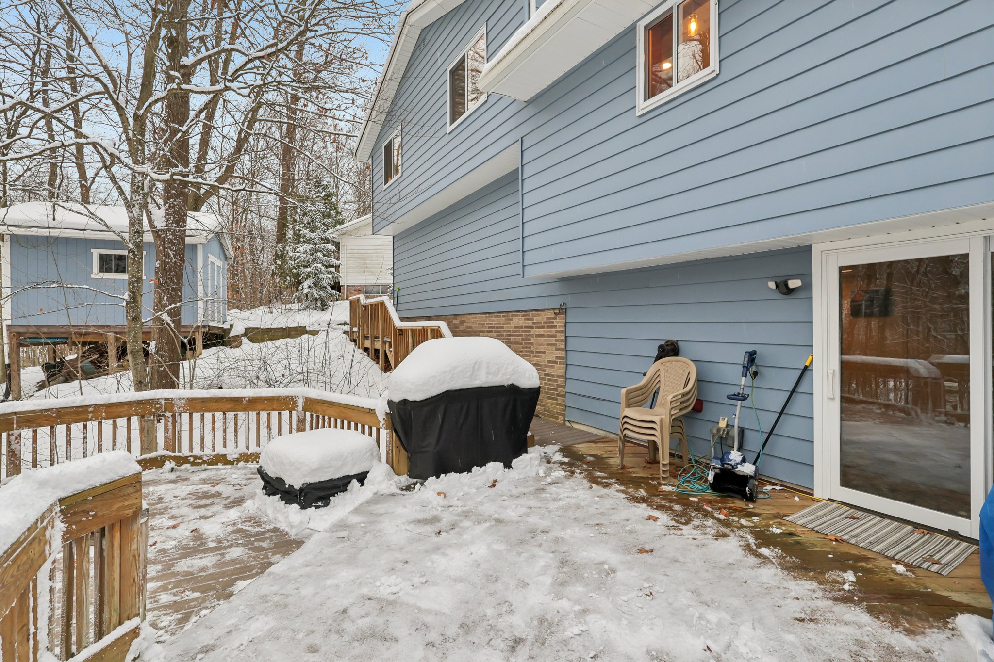 N Oval-S0312-048.jpg