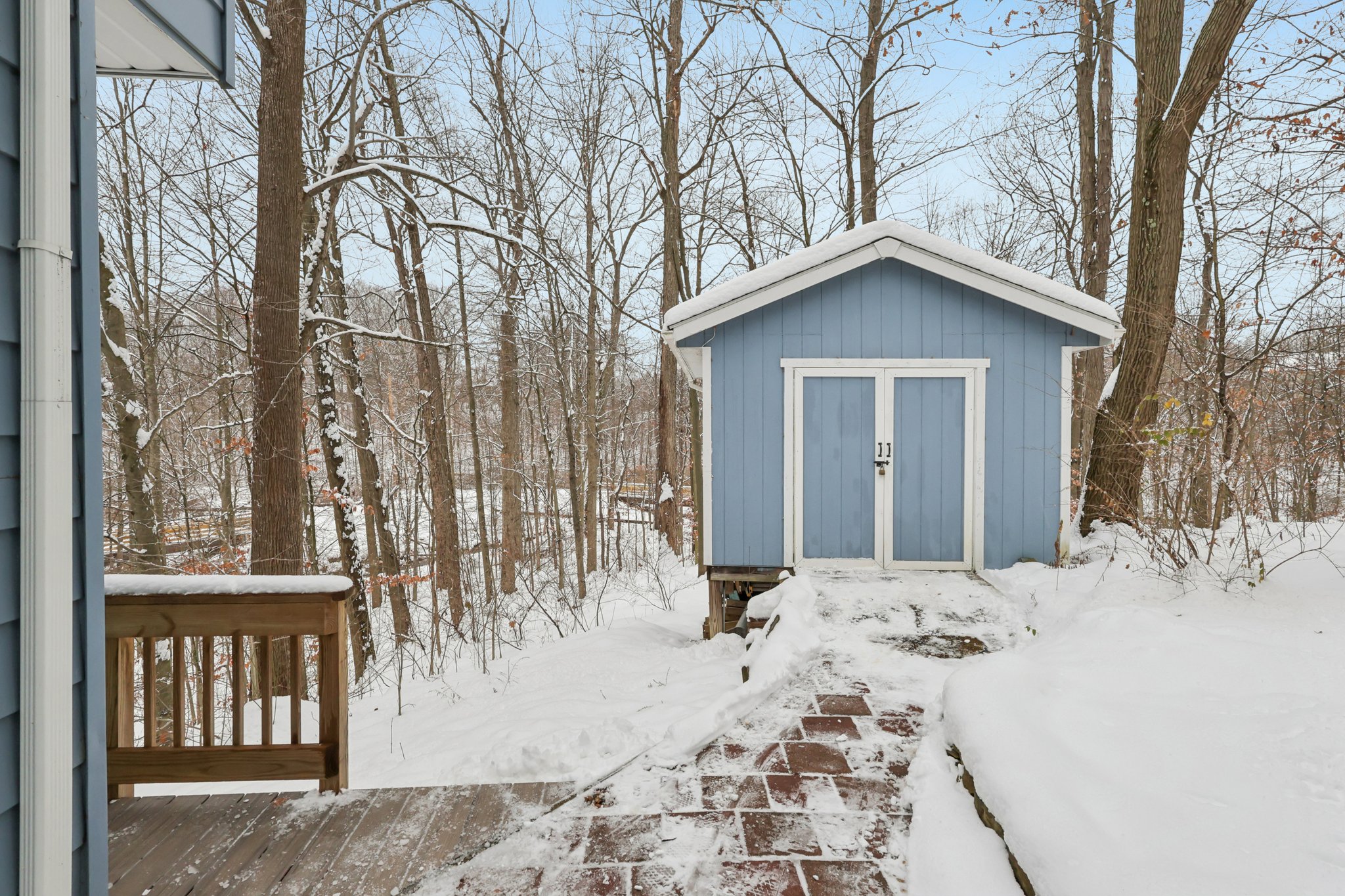 N Oval-S0312-049.jpg