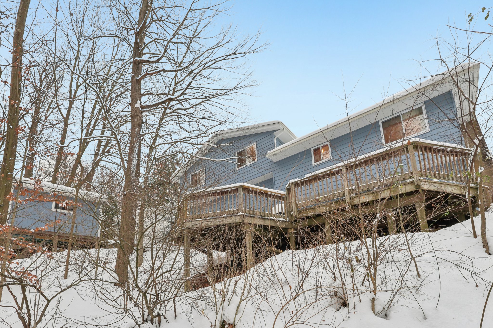 N Oval-S0312-055.jpg