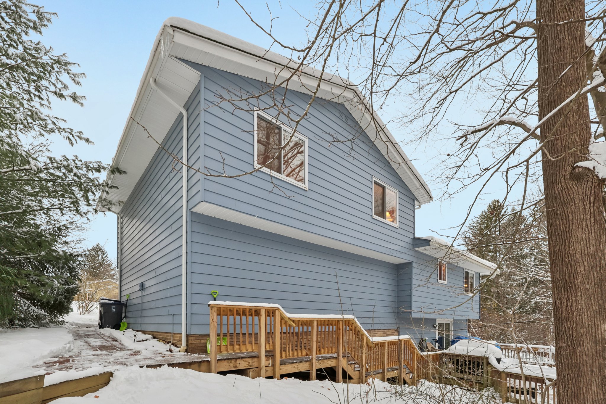 N Oval-S0312-057.jpg