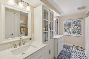 N Oval-S0312-024.jpg