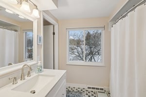 N Oval-S0312-025.jpg