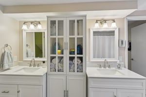 N Oval-S0312-027.jpg