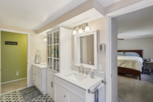 N Oval-S0312-028.jpg