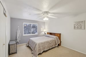 N Oval-S0312-033.jpg