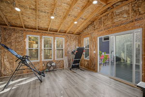  Photo 33