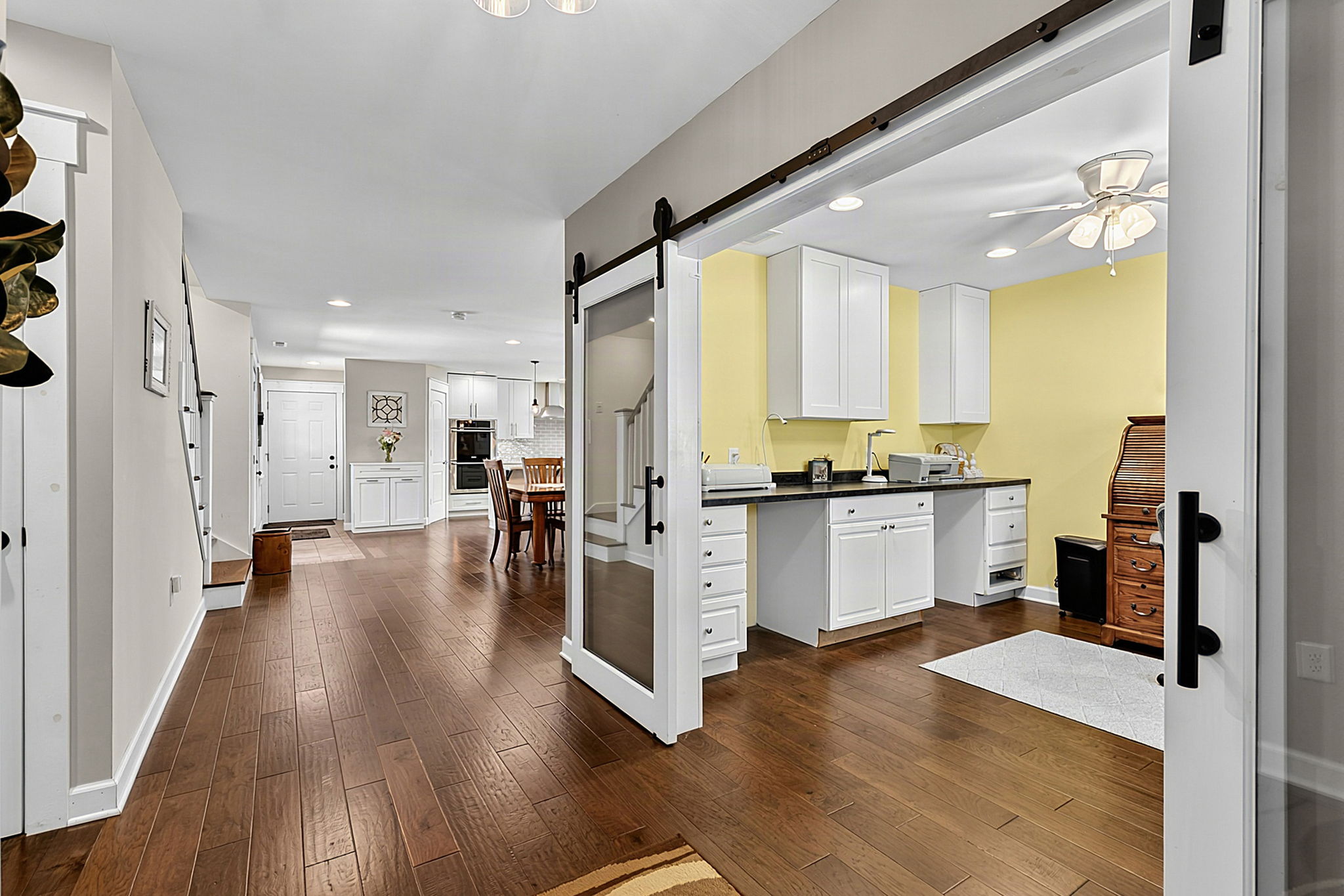  Photo 8