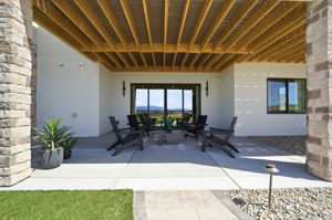 2V9A3789