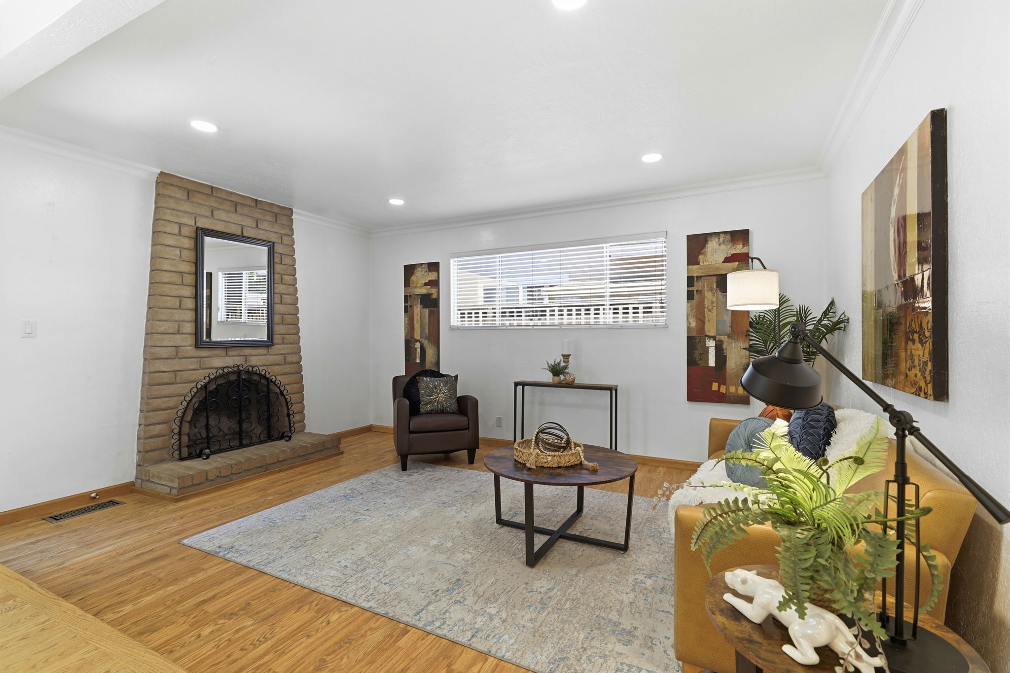 012_F8_5897 Erskine Ct