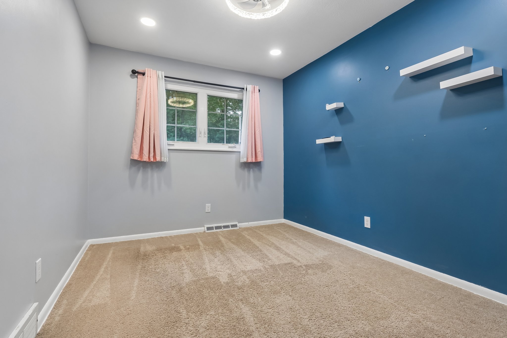 Forest Ridge Dr-S2309-018.jpg