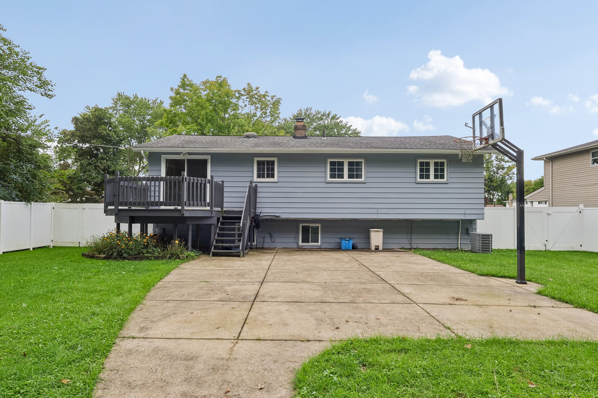 Forest Ridge Dr-S2309-032.jpg