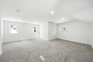  Photo 37