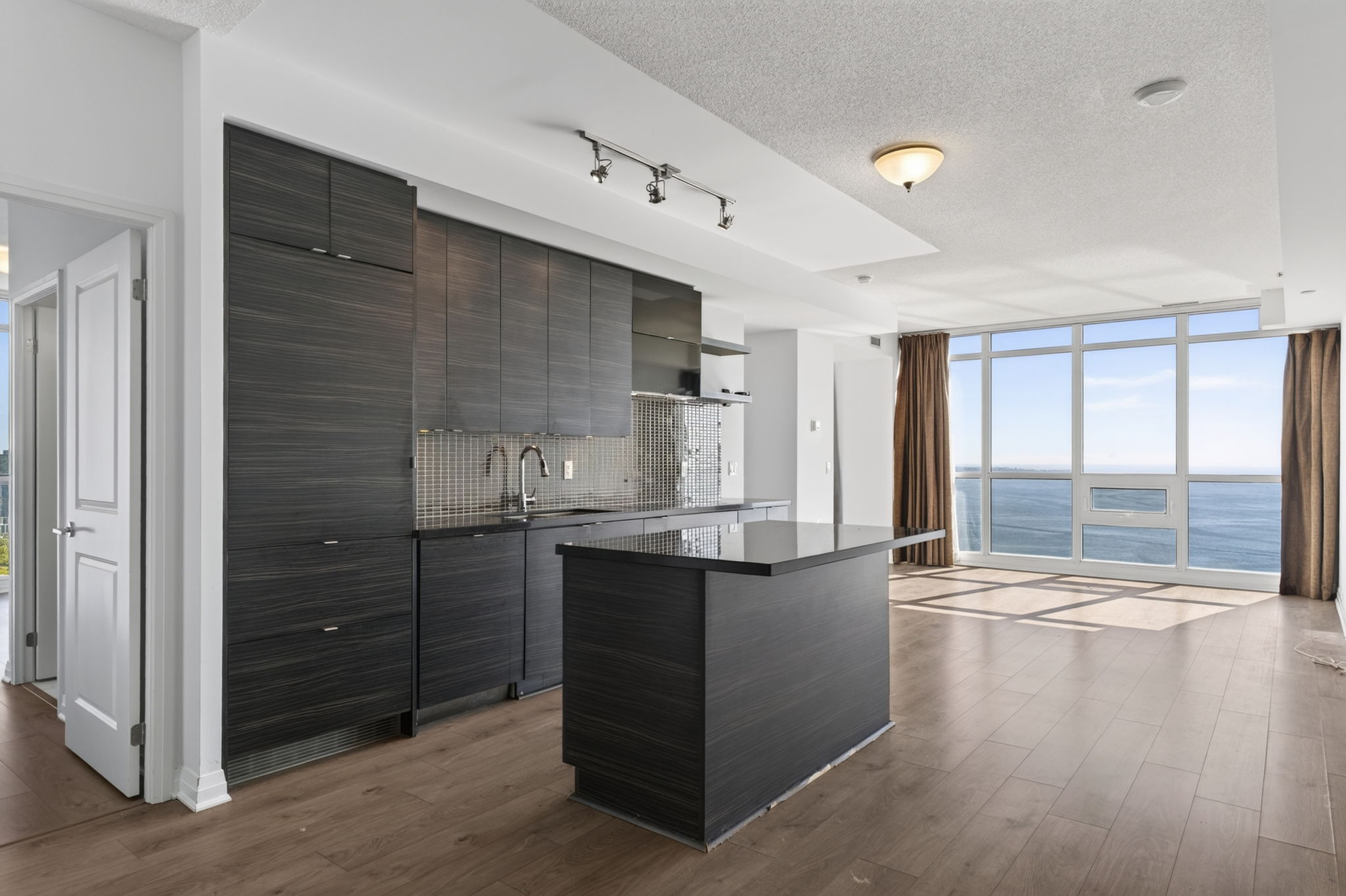 59 Annie Craig Dr 3503 Toronto, ON M8V 0C4