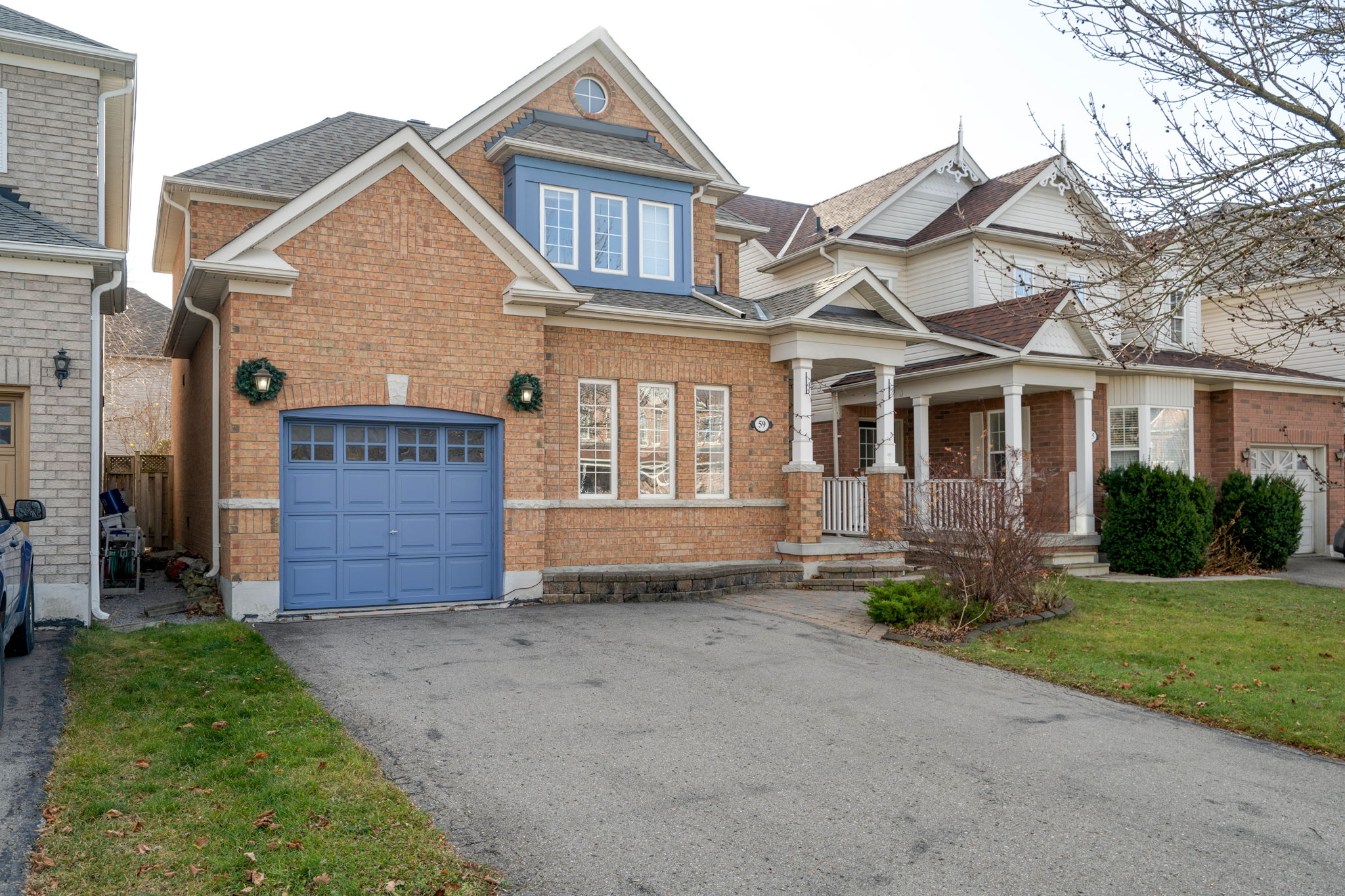 59 Billingham Heights Aurora, ON L4G 7Y1
