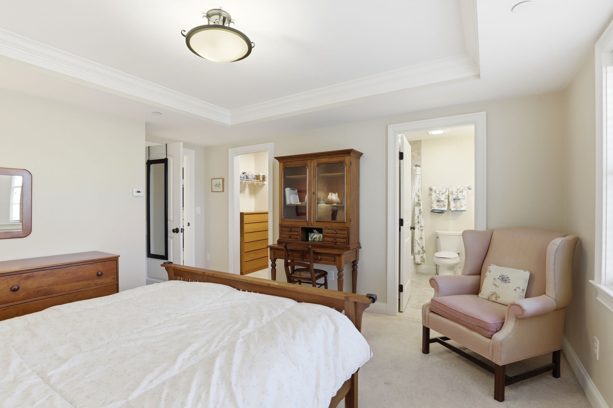 Primary Bedroom Suite w Tray Ceiling II (Second Floor)