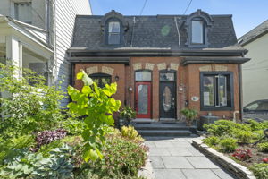 59 De Grassi St
