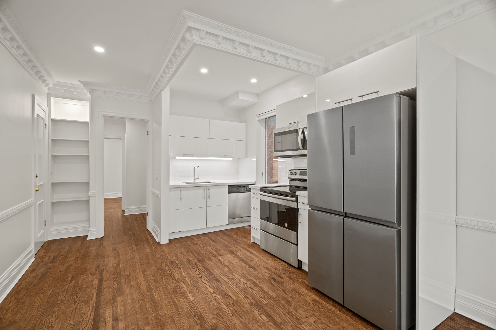 59 Dupont St Toronto, ON M5R 1V3