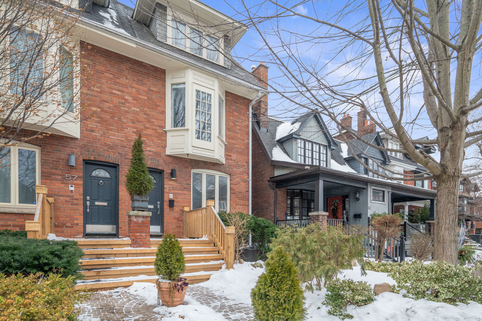 59 Dupont St Toronto, ON M5R 1V3