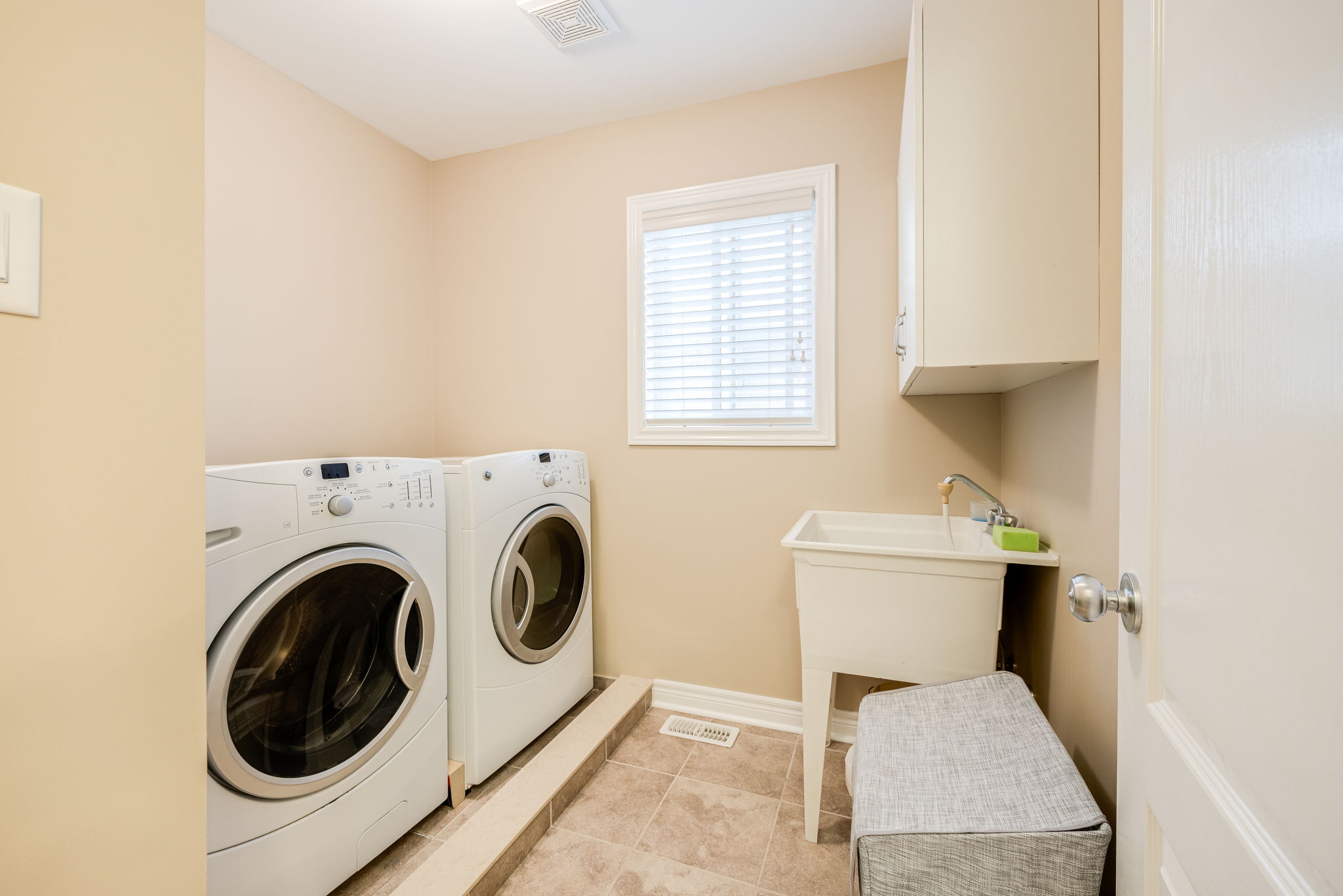 East Gwillimbury property showcase — delivered property photograph 22