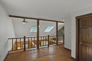  Photo 40
