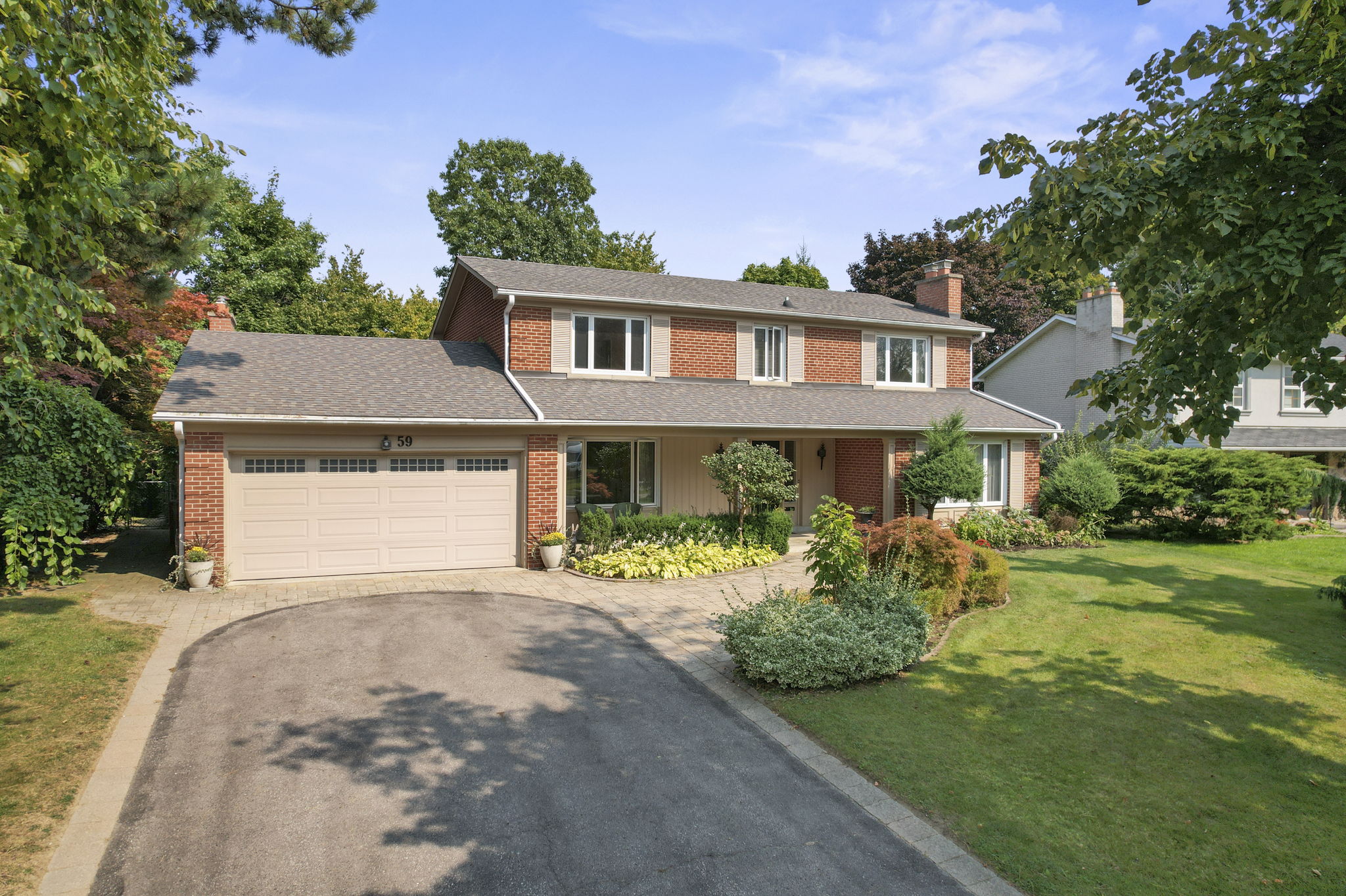59 Montressor Dr Toronto, ON M2P 1Z3