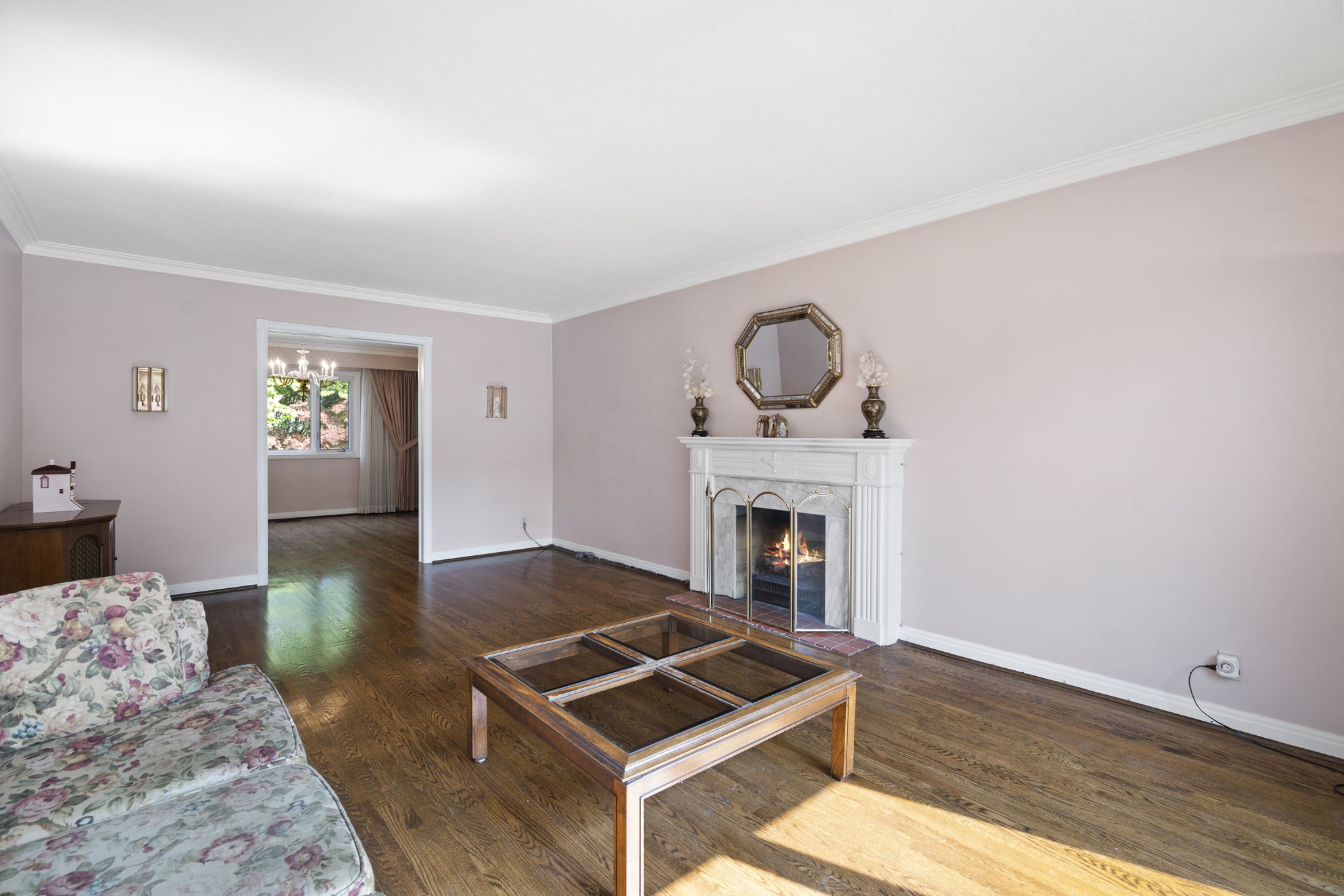 59 Montressor Dr Toronto, ON M2P 1Z3