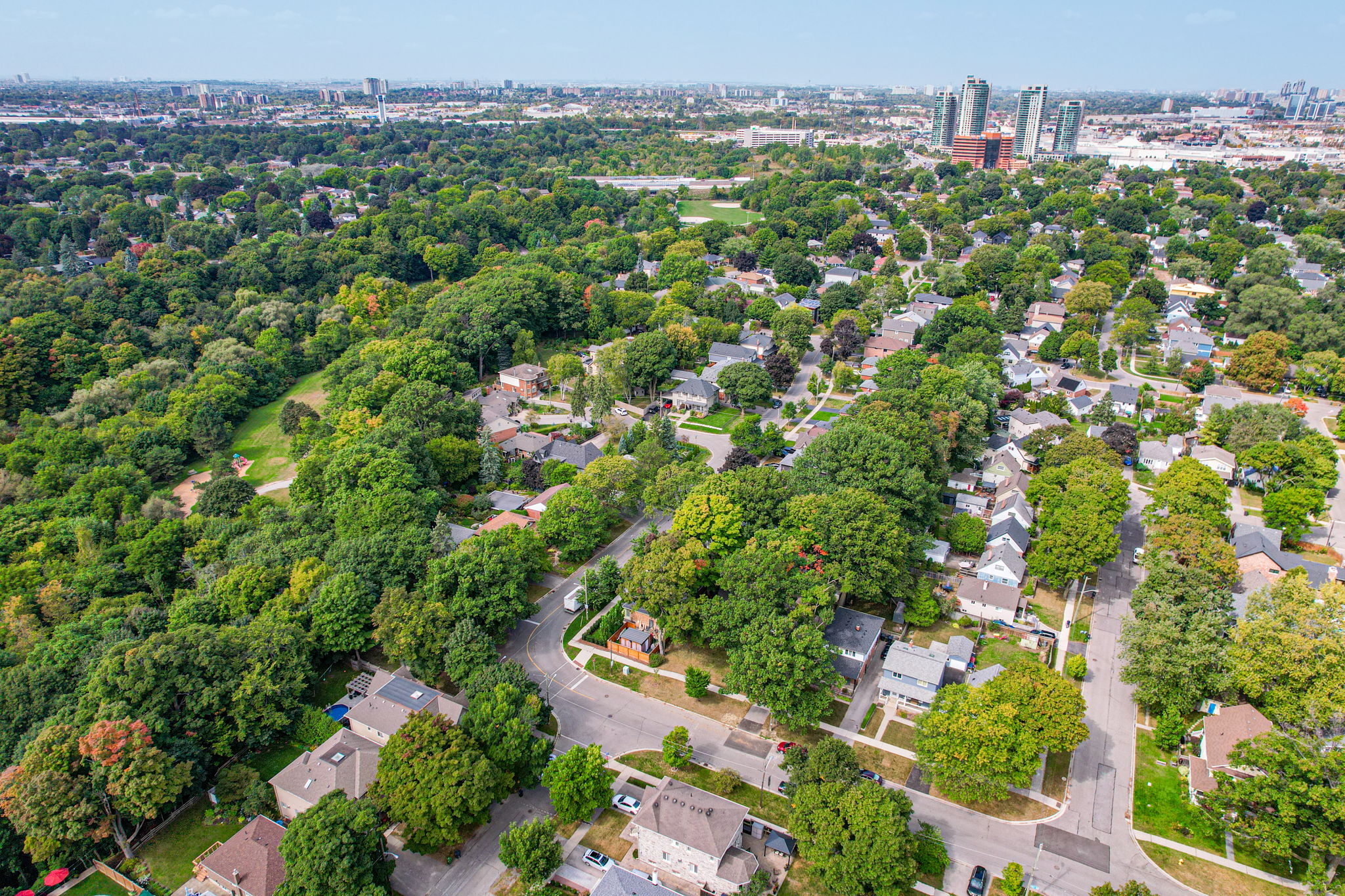 590 Horner Ave Toronto, ON M8W 1Z1