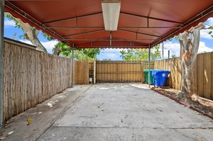 Detached apartment Gated 2-Car Carport