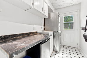  Photo 40