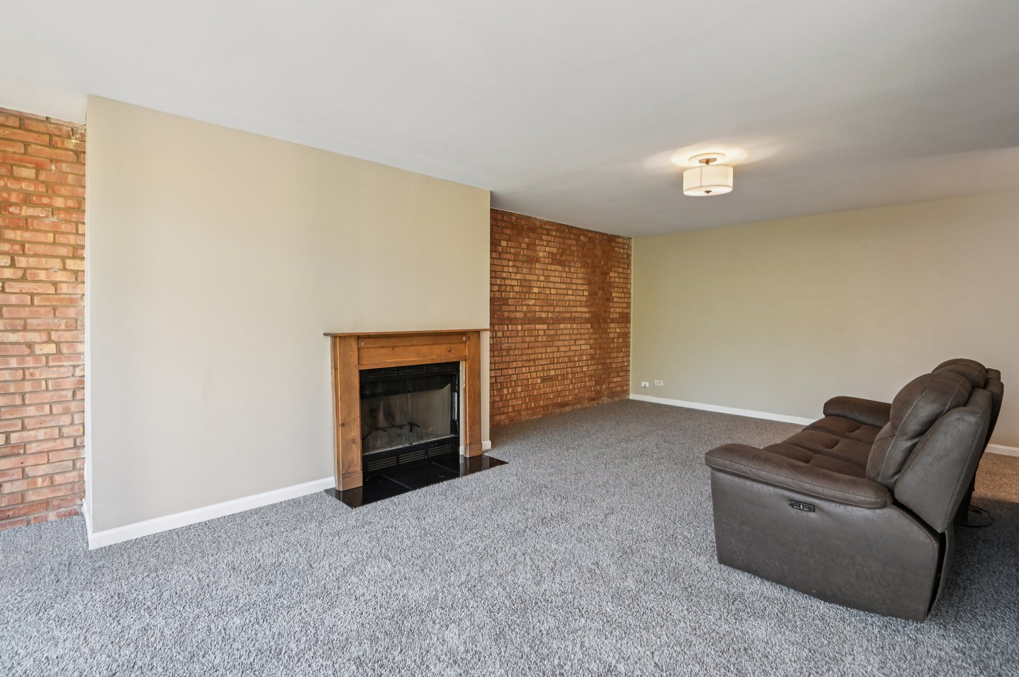 Oakwood Dr-S1411-007.jpg