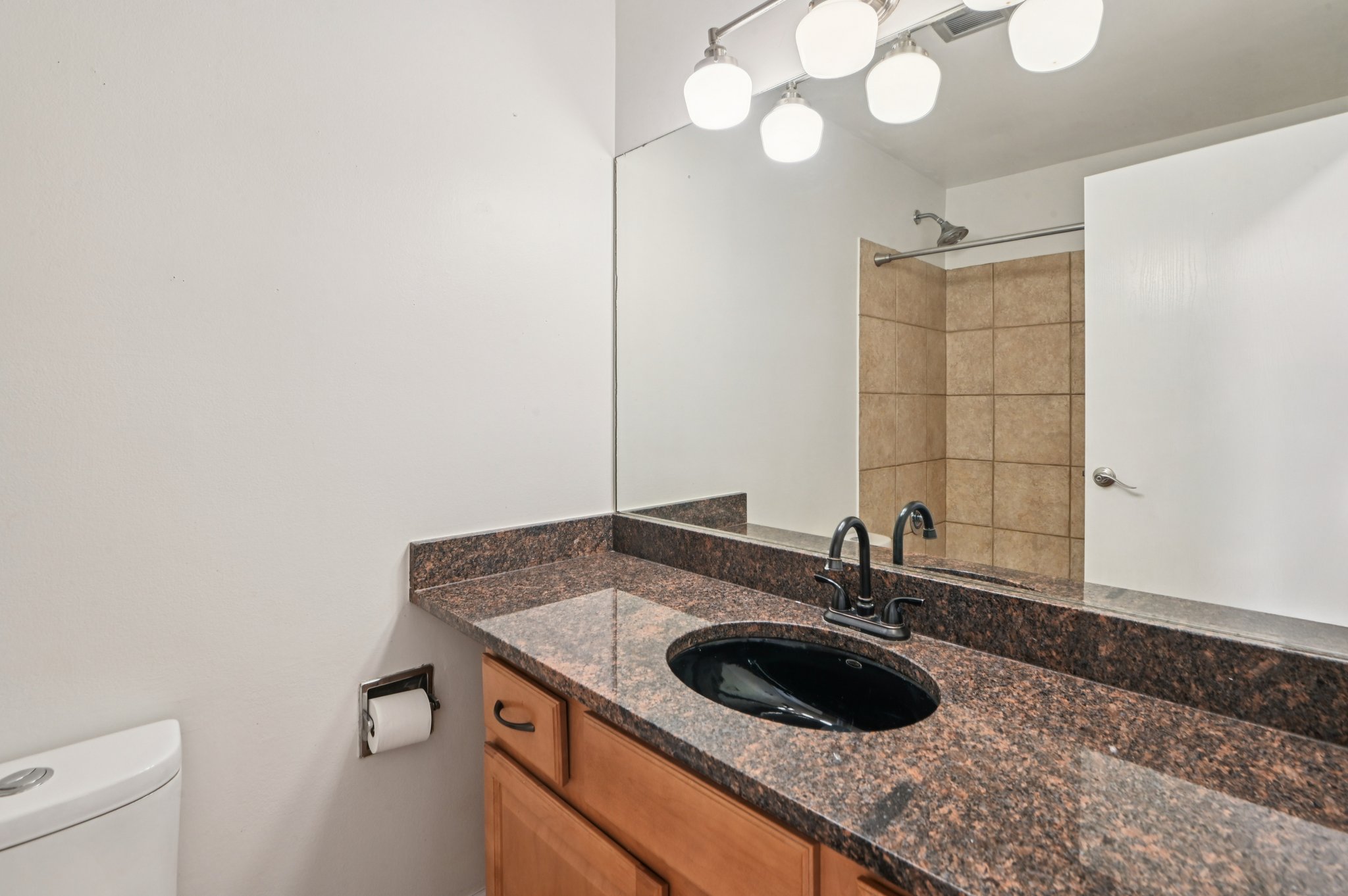 Oakwood Dr-S1411-017.jpg