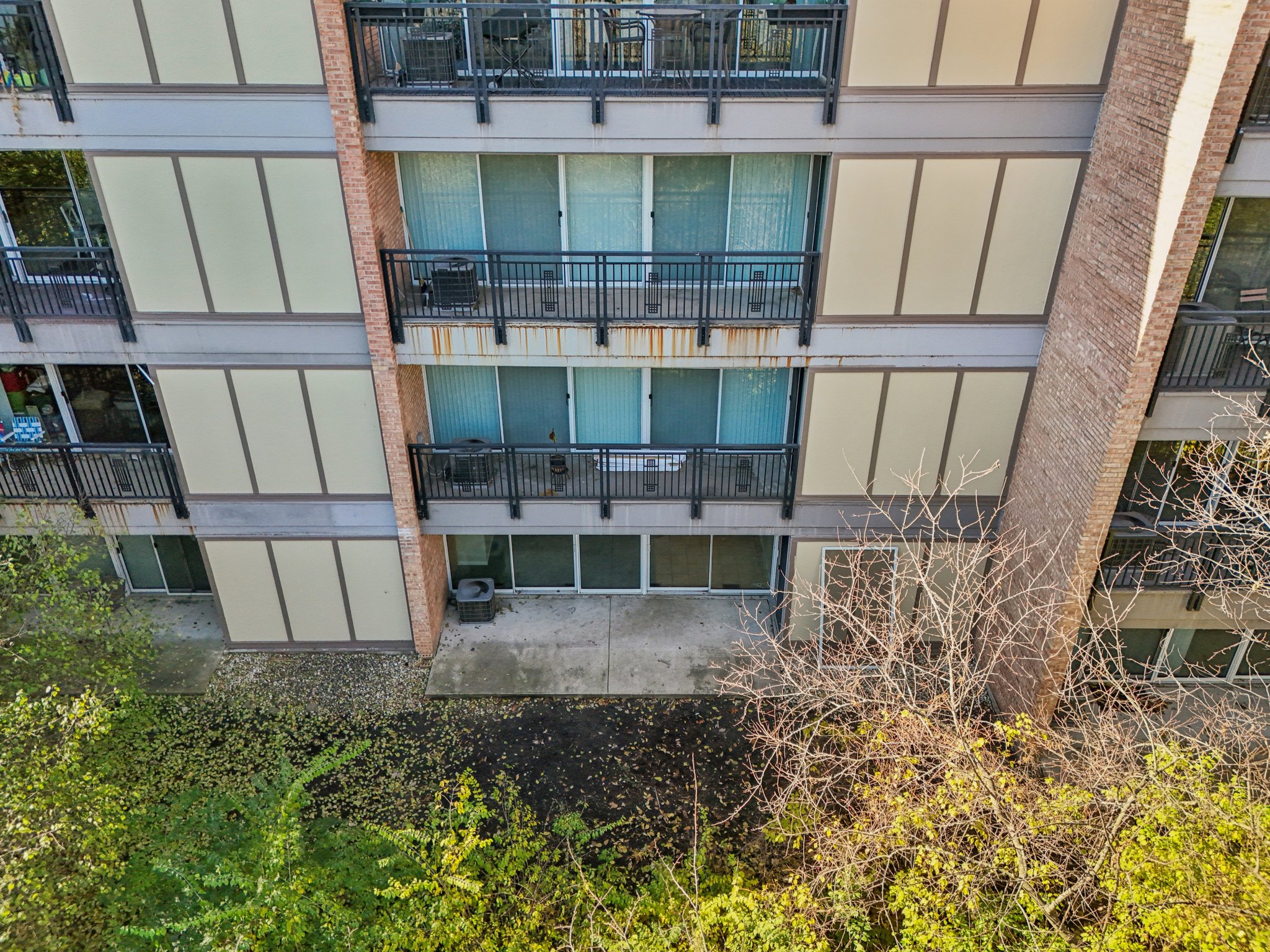 Oakwood Dr-S1411-037.jpg