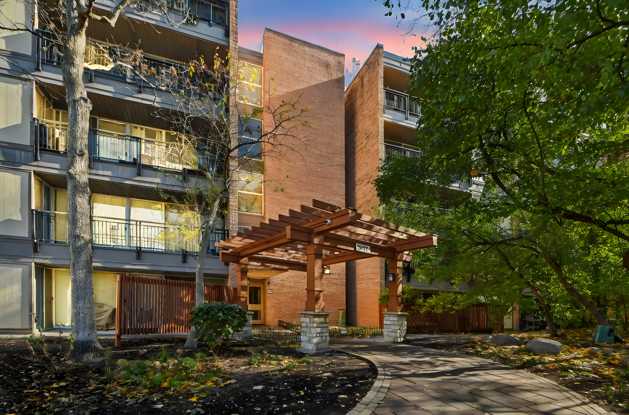 Oakwood Dr-S1411-003 day to dusk.jpeg