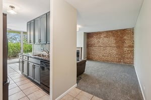 Oakwood Dr-S1411-016.jpg