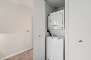 Oakwood Dr-S1411-022.jpg