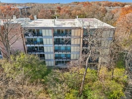 Oakwood Dr-S1411-038.jpg