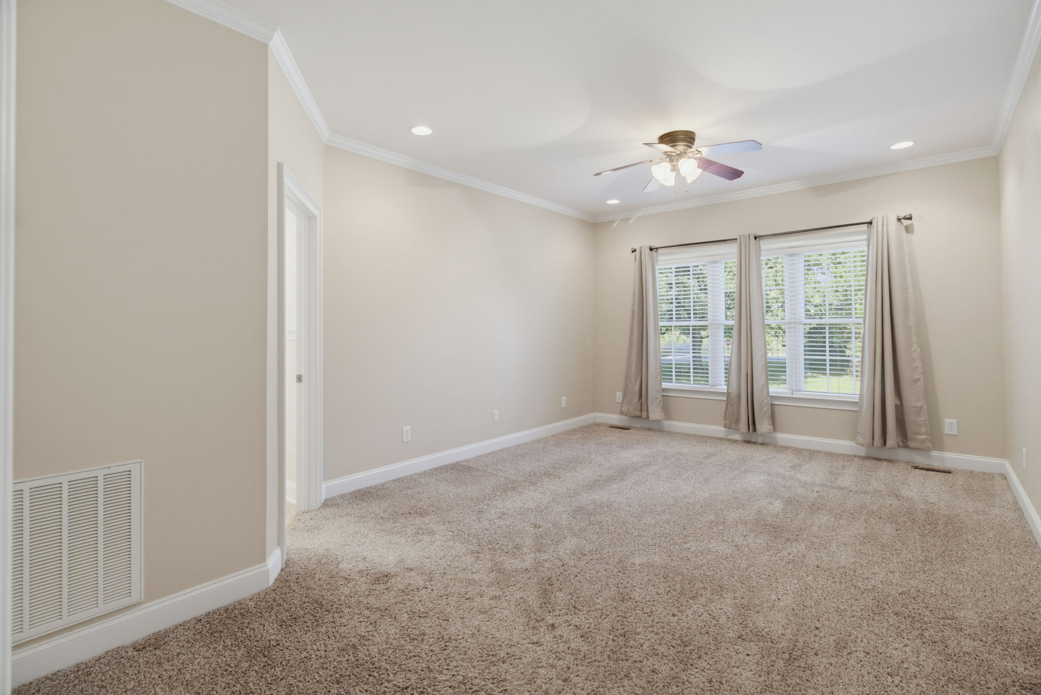 5900 Willow Oak Dr-19