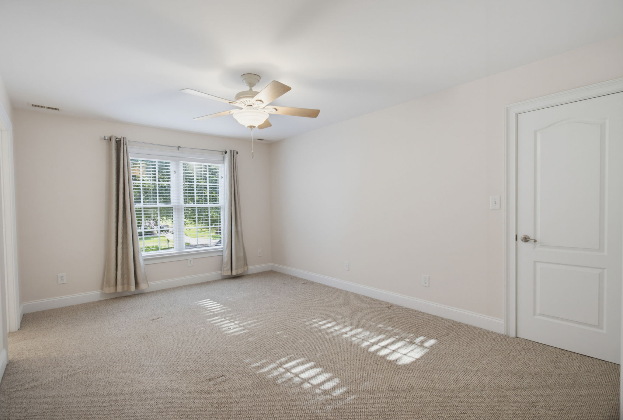 5900 Willow Oak Dr-27